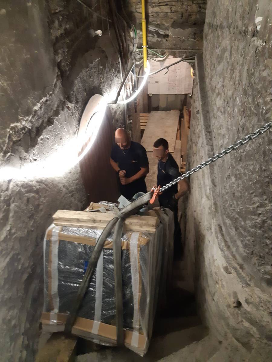 Livraison et installation de coffre-fort dans un sous-sol par Beaumont Sécurité Solution
